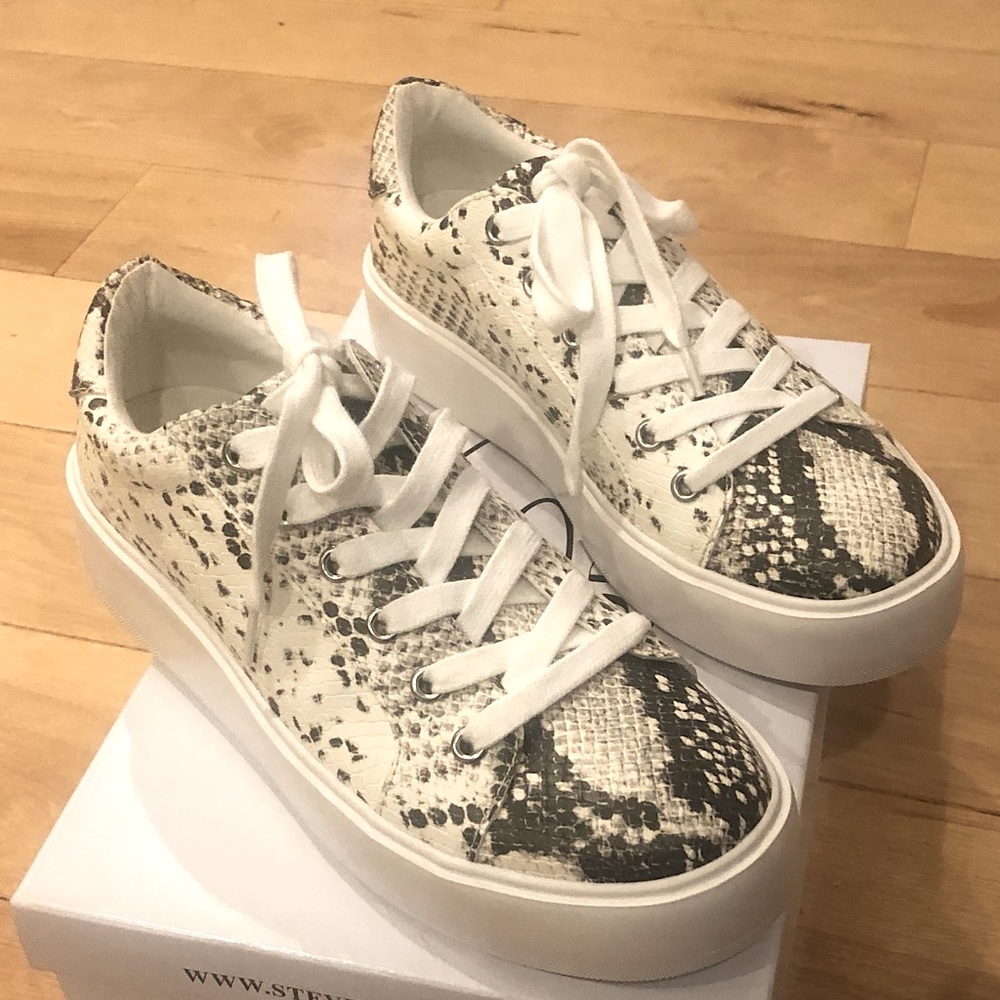 Steve Madden Blade, natural snake women’s size 8